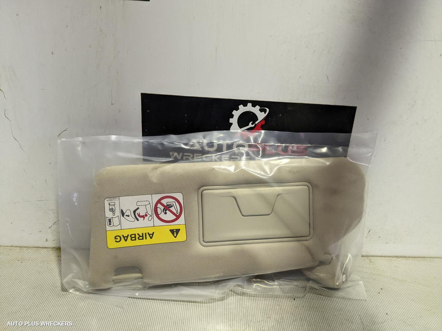 2017 Mitsubishi Outlander Sunvisor