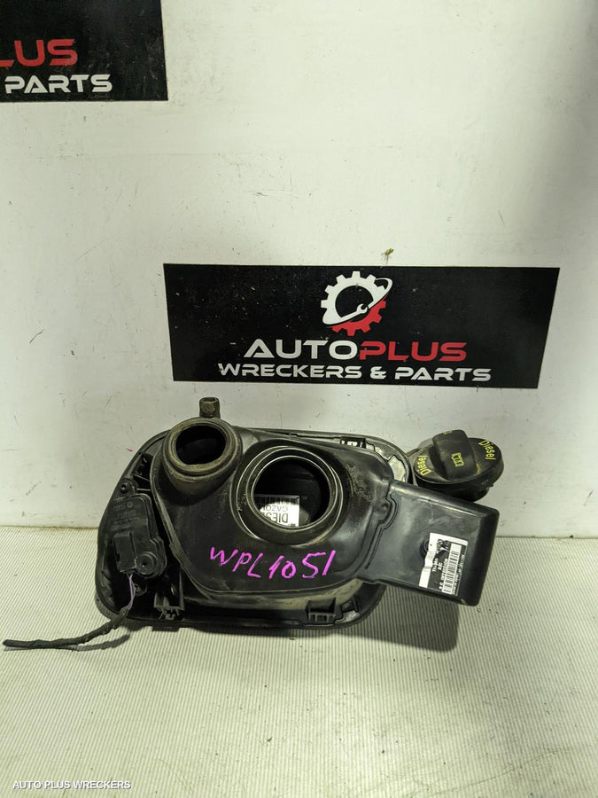 2016 Volkswagen Tiguan Fuel Door   Filler