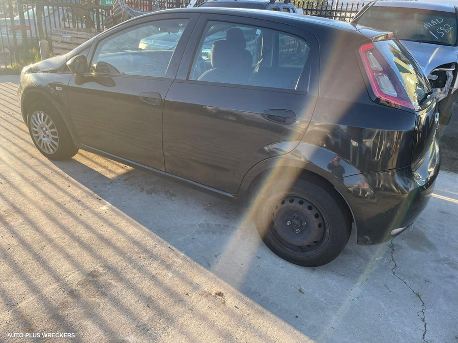 2014 Fiat Punto Right Front Door Window