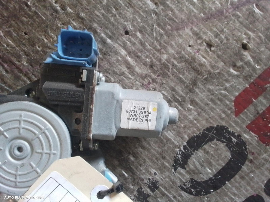 2012-2017 Nissan Pulsar Right Front Window Reg Motor