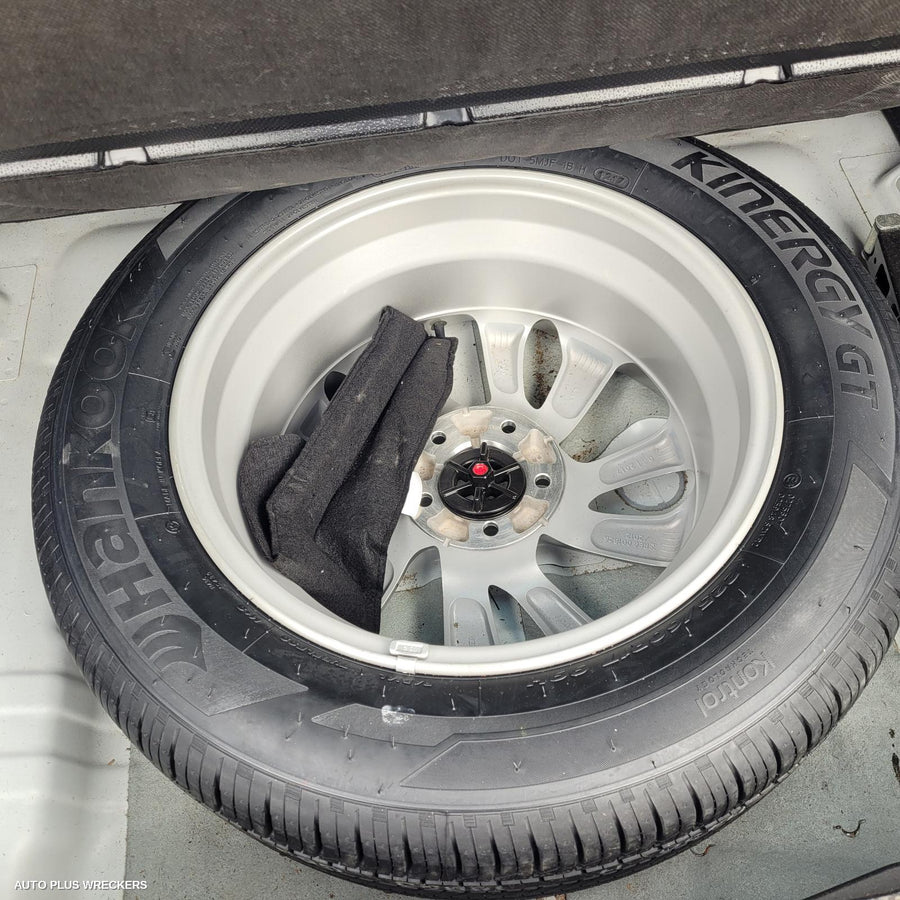 2017 Hyundai Tucson Left Front Door Window