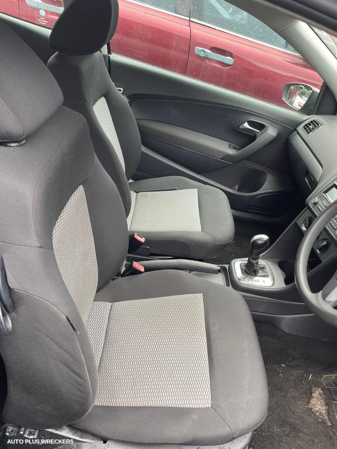 2011 Volkswagen Polo Right Taillight