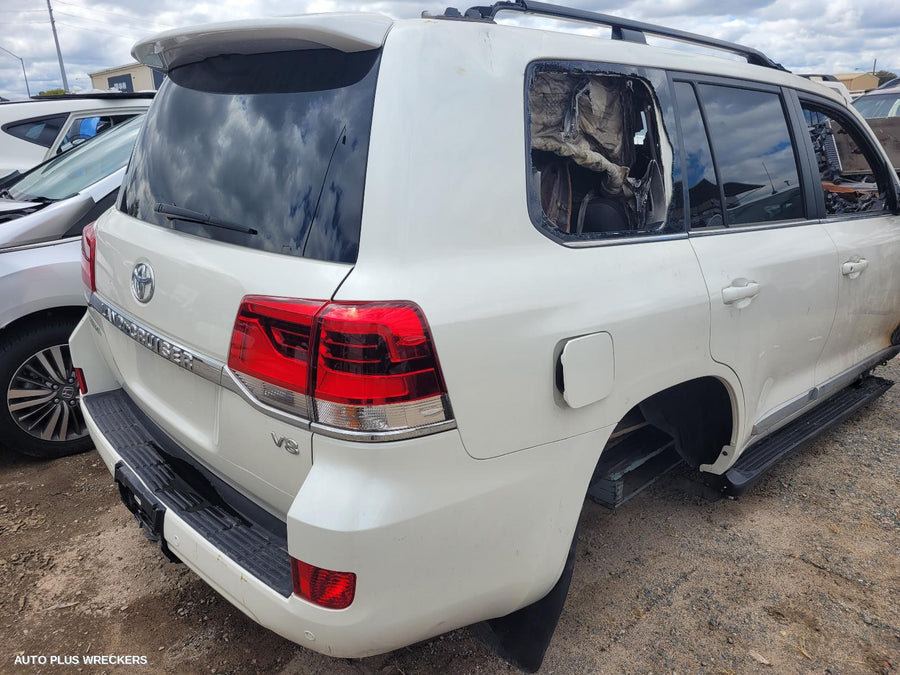 2018 Toyota Landcruiser Left Front Door