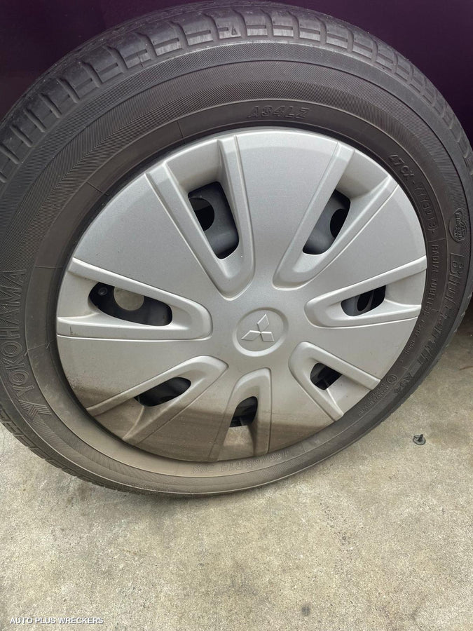 2014 Mitsubishi Mirage Left Front Door