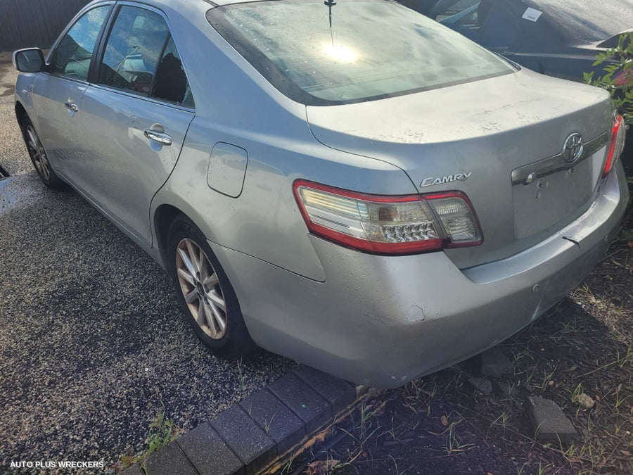 2010 Toyota Camry Rear Garnish