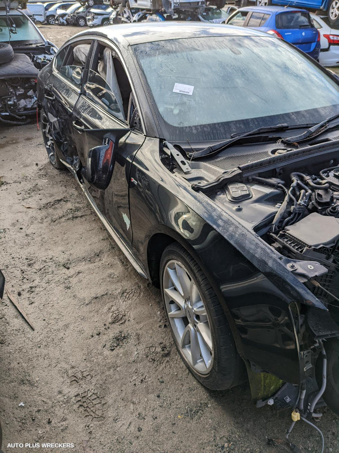 2014 Audi A5 Right Guard