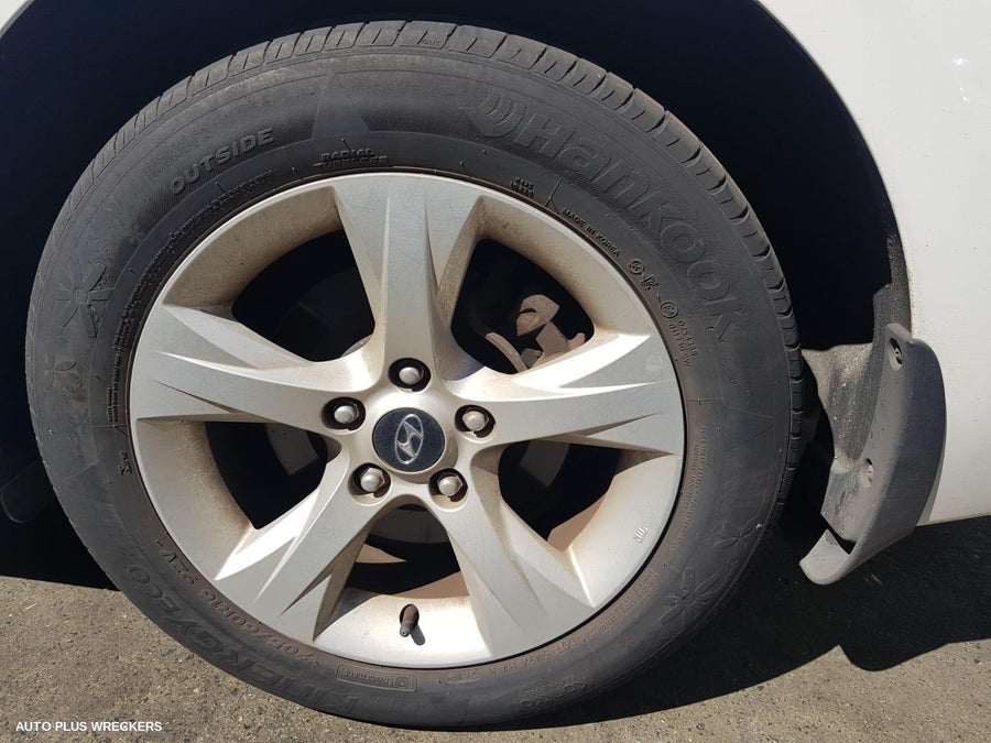 2013 Hyundai I40 Alternator