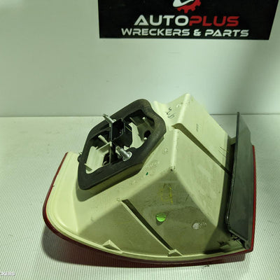 2009 Volkswagen Jetta Left Taillight