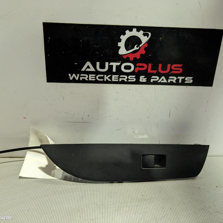 2018-2022 Toyota Corolla Pwr Dr Wind Switch