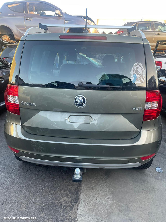 2011-2017 Skoda Yeti Left Front Door Window