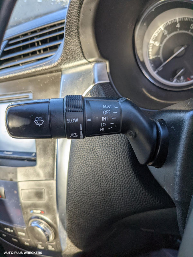 2010 Suzuki Kizashi Left Taillight