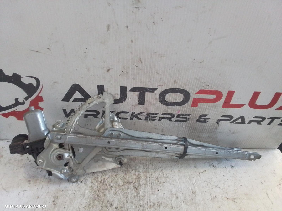 2013 Toyota Camry Left Front Window Reg Motor