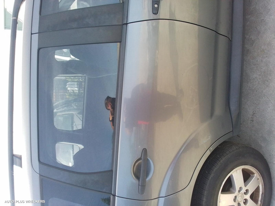 2010 Mitsubishi Outlander Right Rear Door Sliding