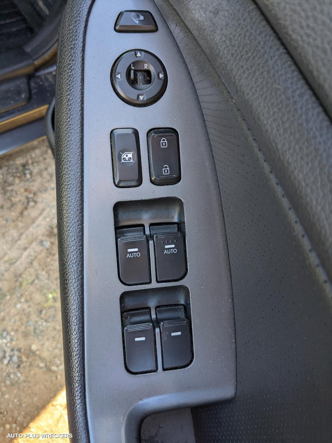 2013 Kia Optima Right Front Door Window