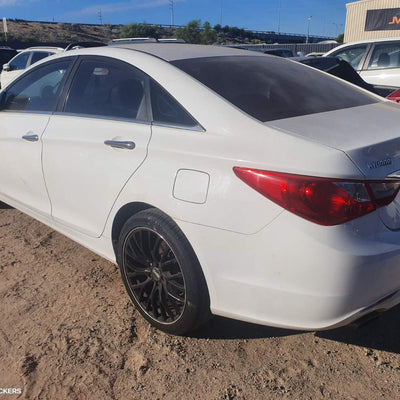 2011 Hyundai I45 Right Front Door Window