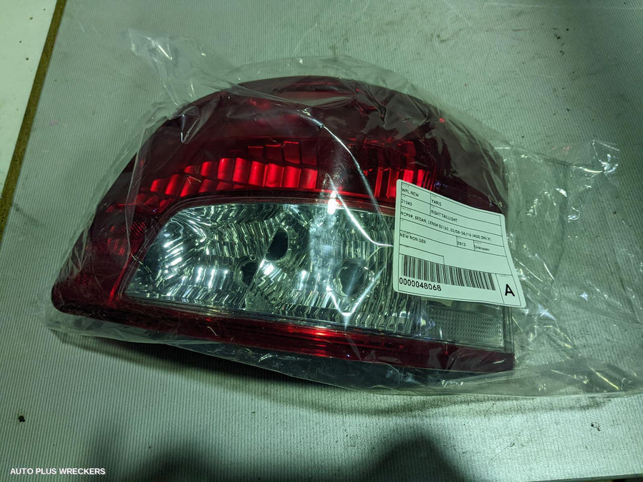 2013 Toyota Yaris Right Taillight