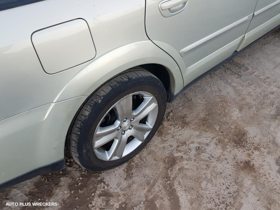 2004 Subaru Outback Left Taillight
