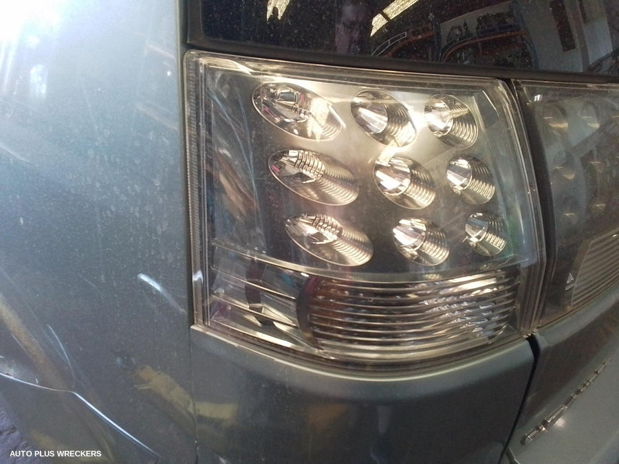 2006 Mitsubishi Outlander Right Front Door