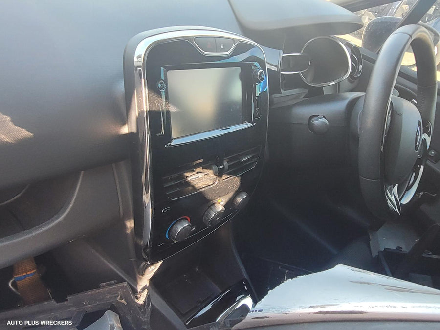 2014 Renault Clio Left Taillight