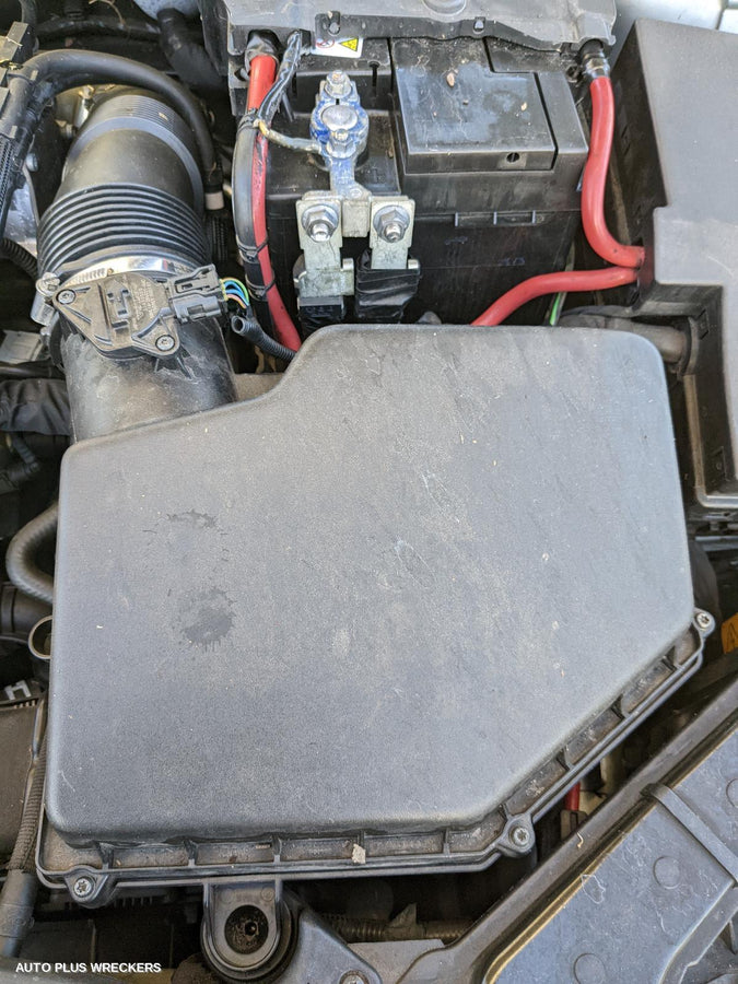 2016 Volvo S40 Left Front Door