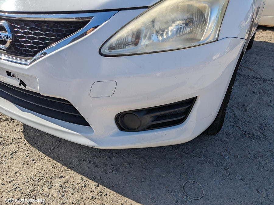 2015 Nissan Pulsar Headrest