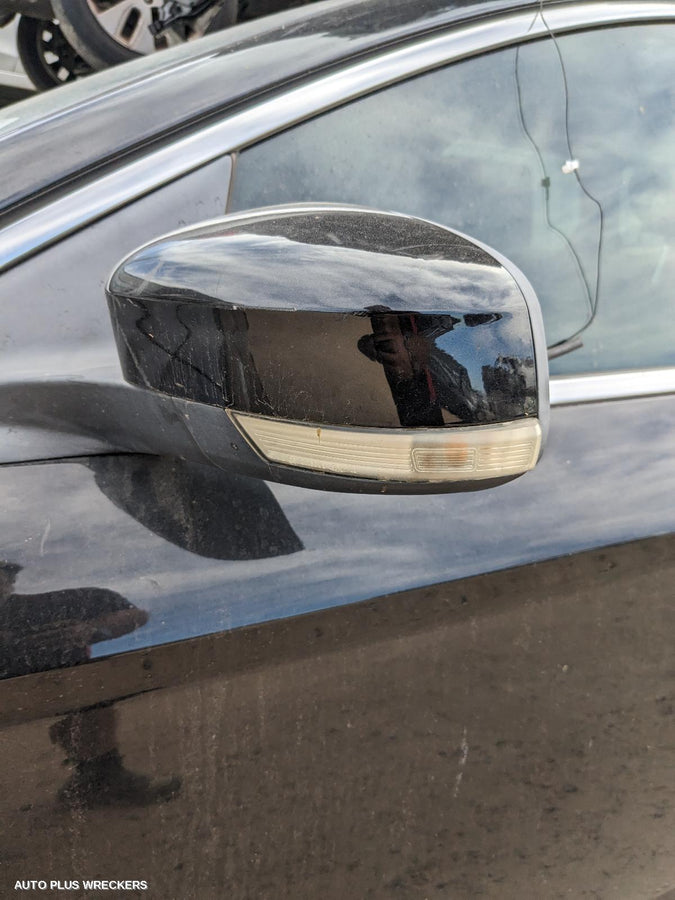 2013 Hyundai I40 Right Rear Door Sliding