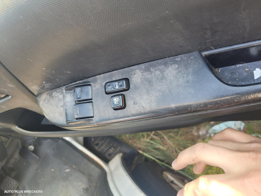 2006 Toyota Hiace Combination Switch