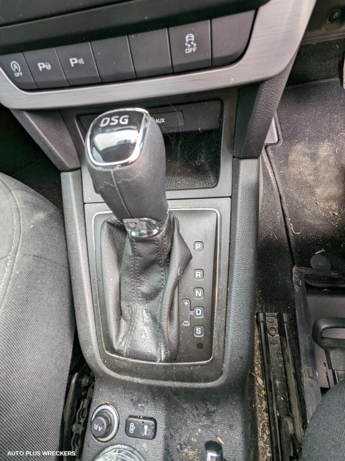 2016 Skoda Yeti Left Front Door