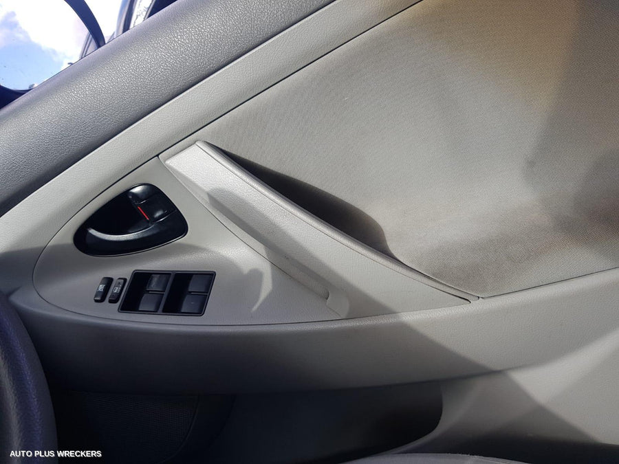 2006 Toyota Camry Door Handle
