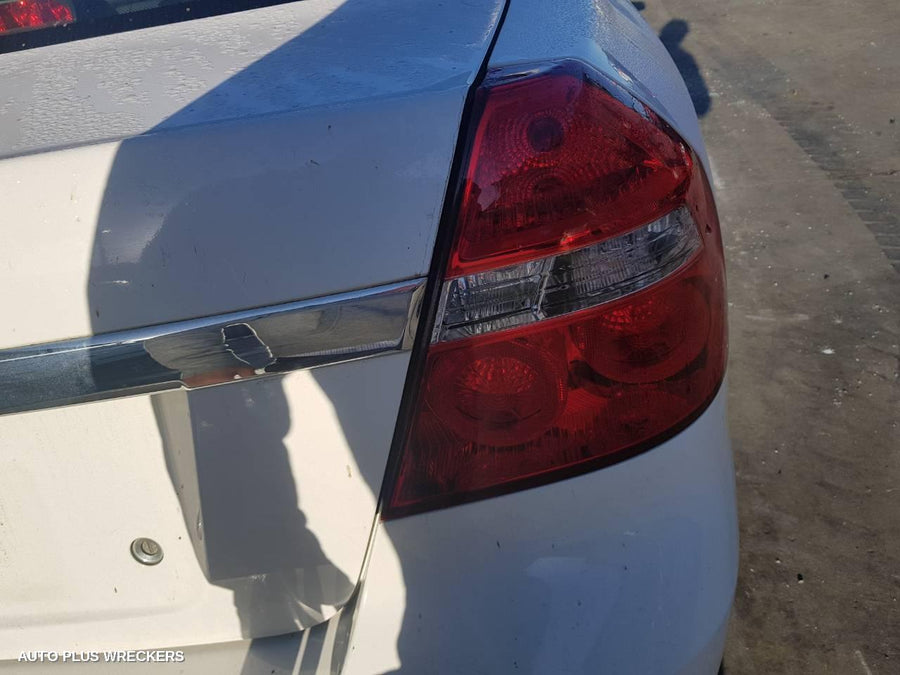 2006 Holden Barina Left Front Window Reg Motor