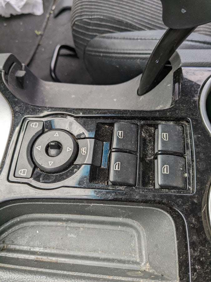 2013 Holden Commodore Left Front Hub Assembly