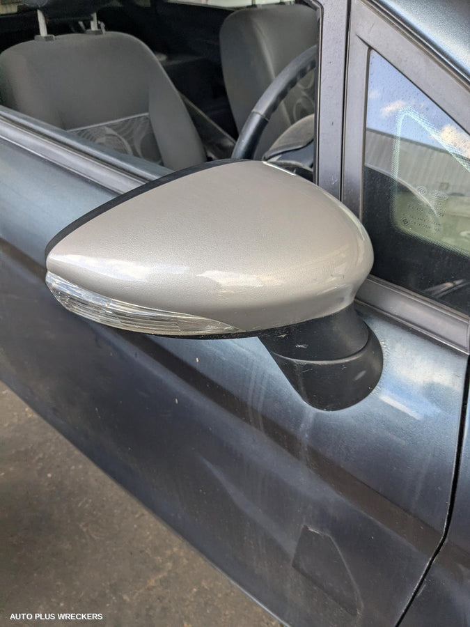 2012 Ford Fiesta Right Door Mirror
