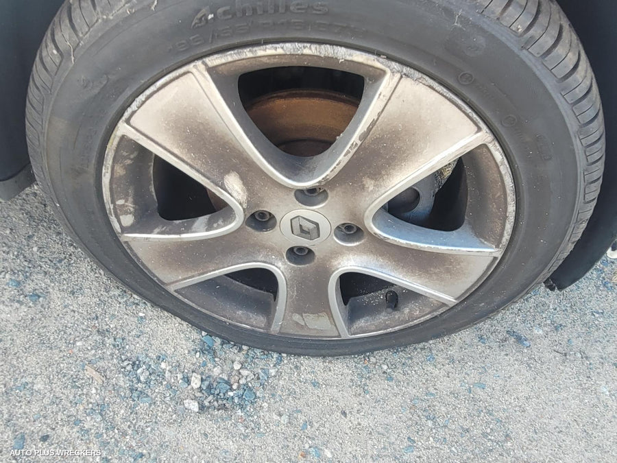 2014 Renault Clio Left Taillight