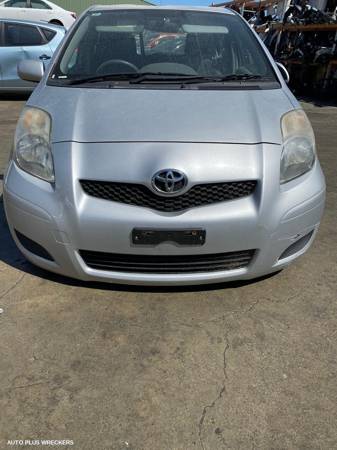 2010 Toyota Yaris Sunvisor