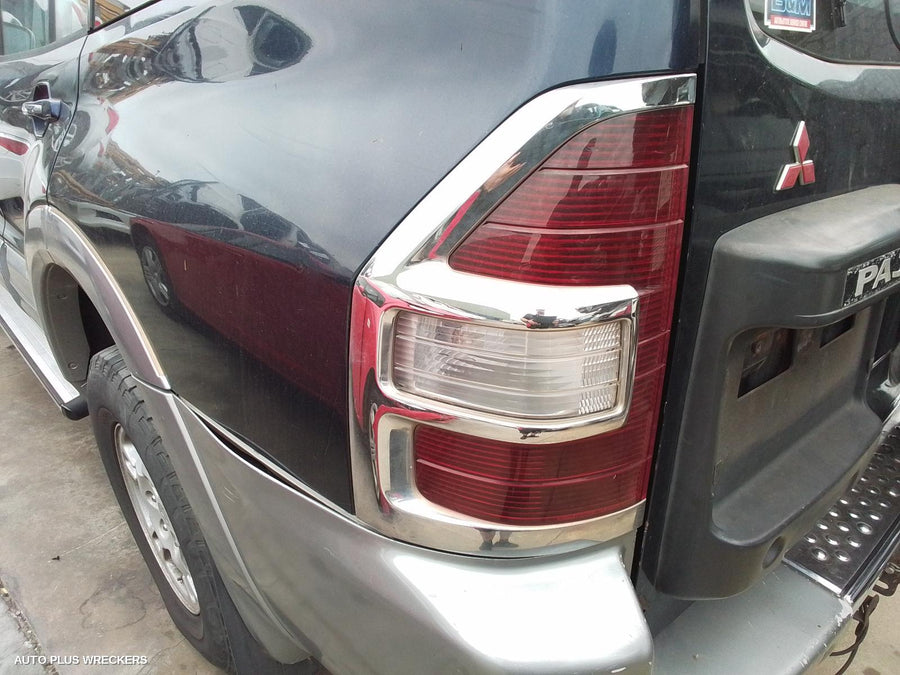 2001 Mitsubishi Pajero Right Headlamp