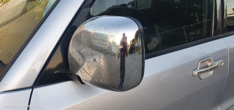 2005 Mitsubishi Pajero Door Handle