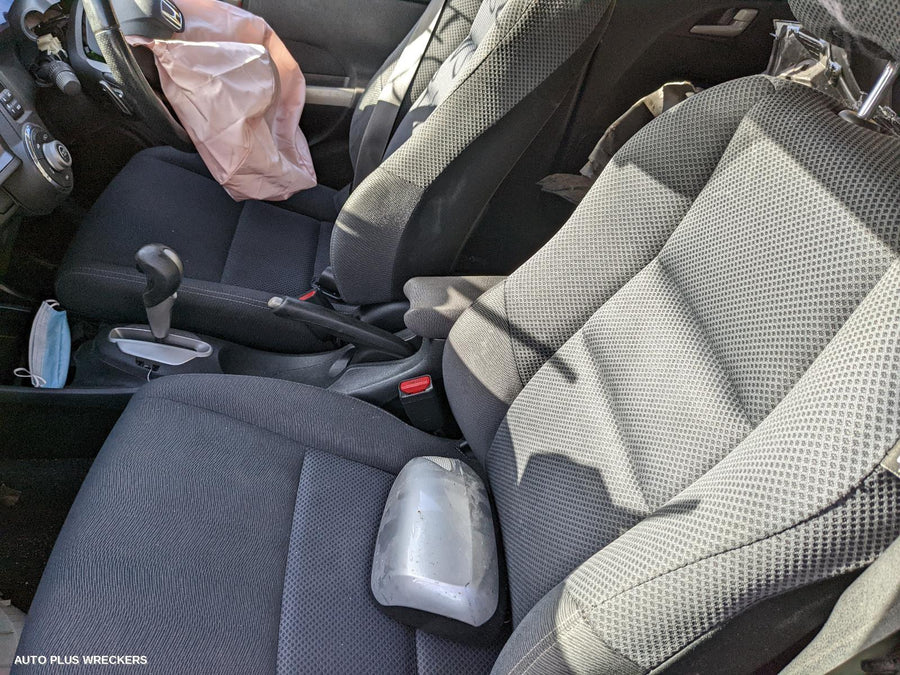 2012 Honda Insight Right Guard