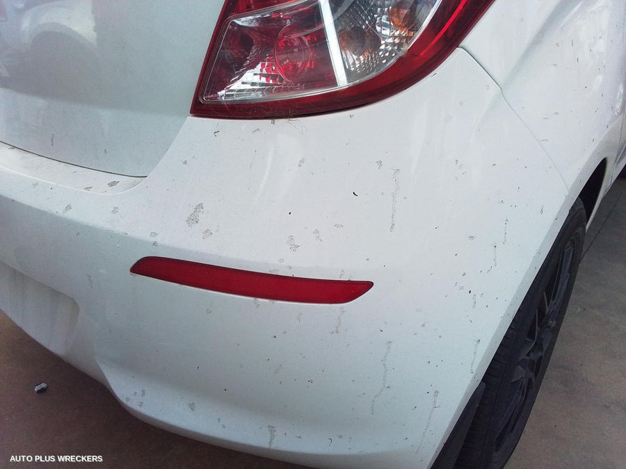 2013 Hyundai I20 Left Front Door