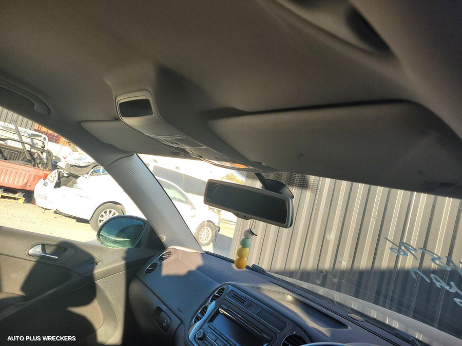 2012 Volkswagen Tiguan Right Rear Door Sliding