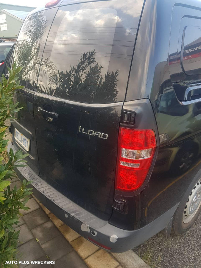 2010 Hyundai Iload/imax Right Front Door