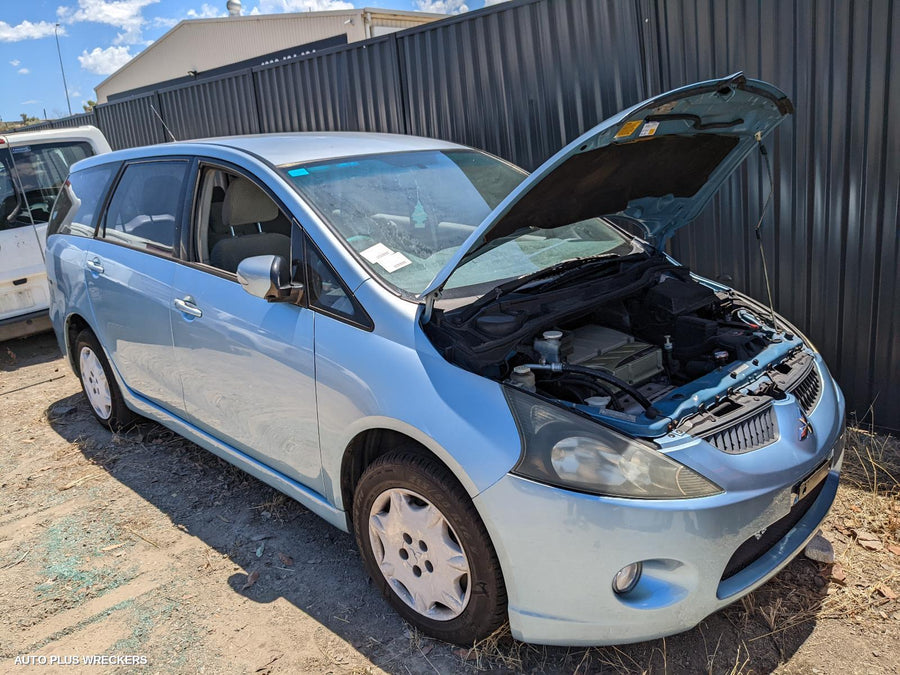 2005 Mitsubishi Grandis Bonnet