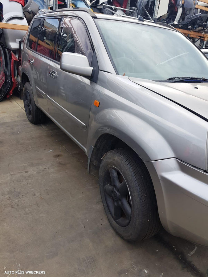 2002 Nissan Xtrail Left Front Door