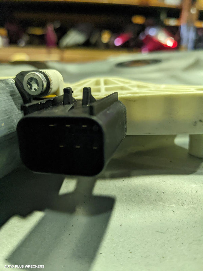 2010 Nissan 370z Right Front Window Reg Motor