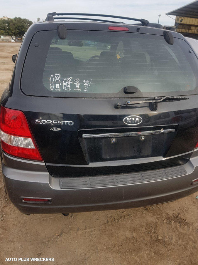 2007 Kia Sorento Left Guard