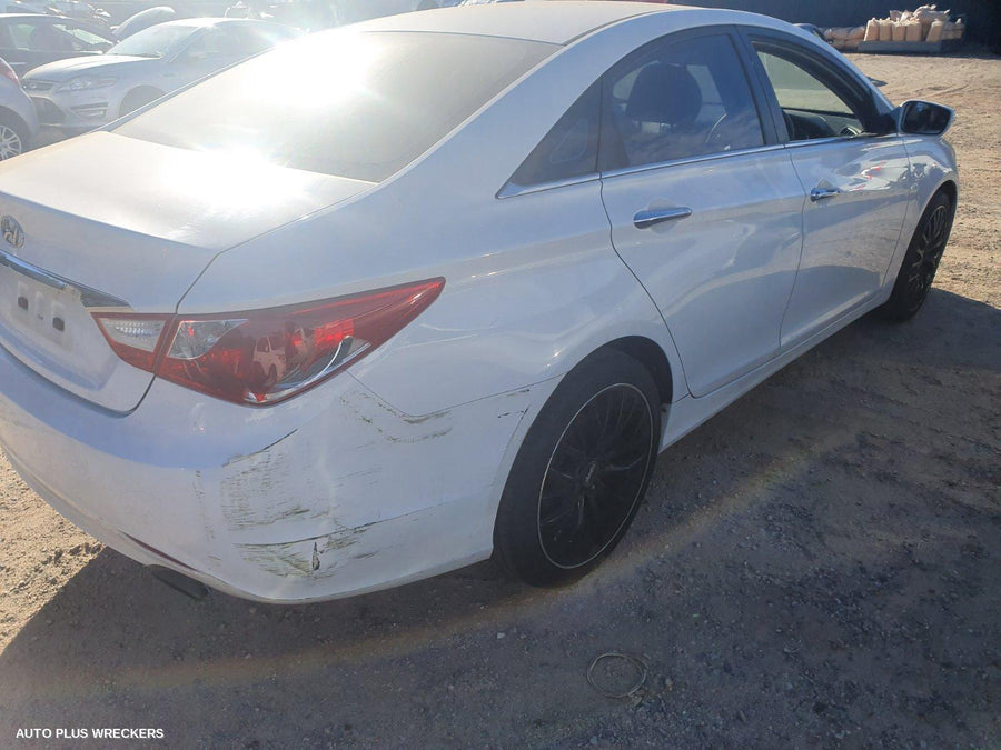 2011 HYUNDAI I45 OVERFLOW BOTTLE