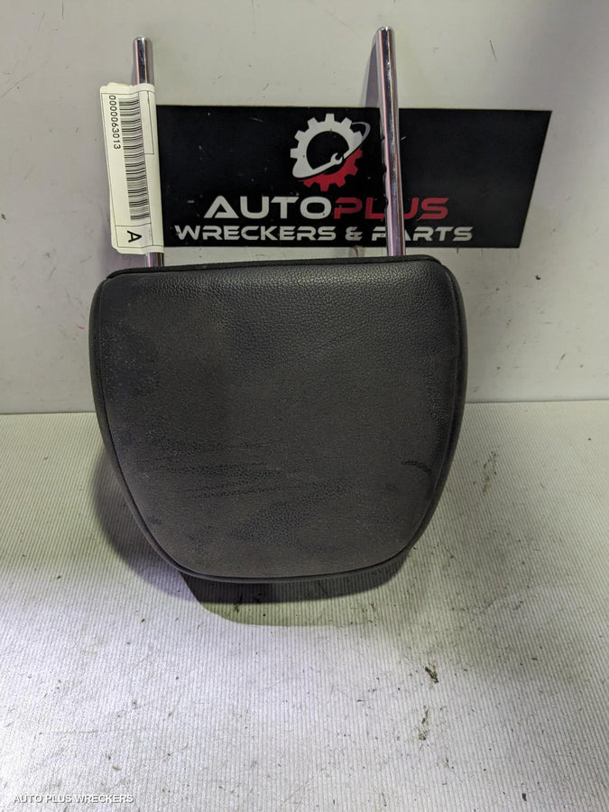 2012-2015 Mitsubishi Outlander Headrest
