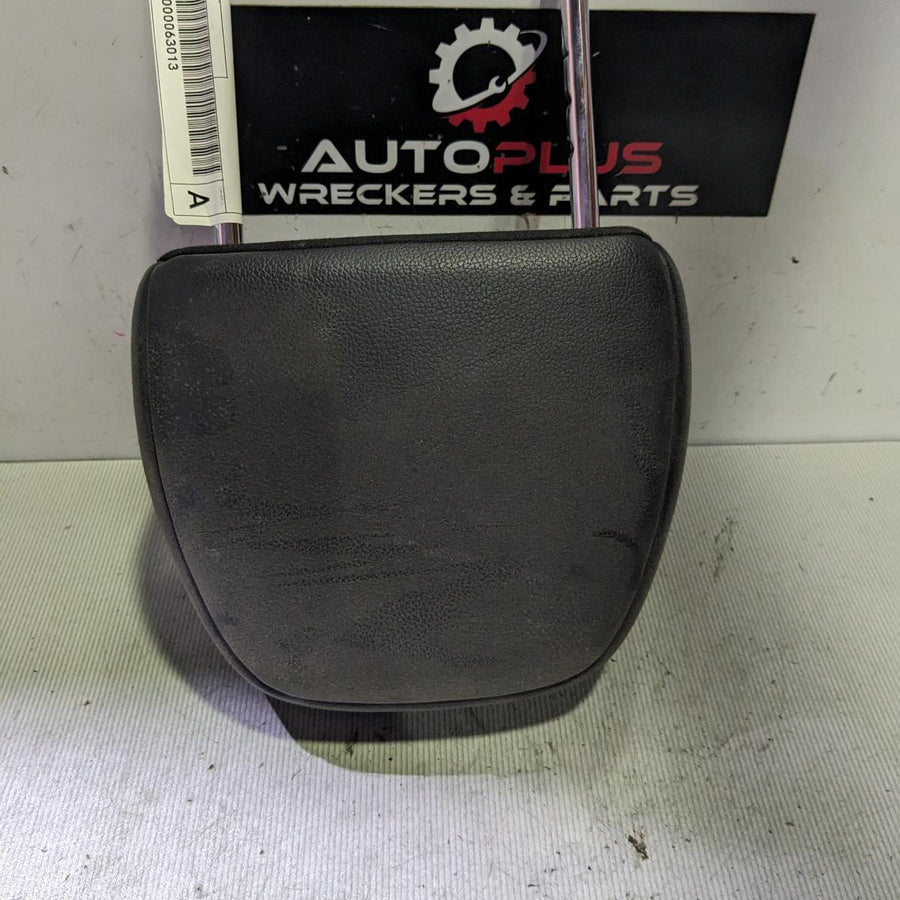 2012-2015 Mitsubishi Outlander Headrest