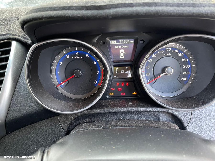 2014 Hyundai I30 Left Driveshaft