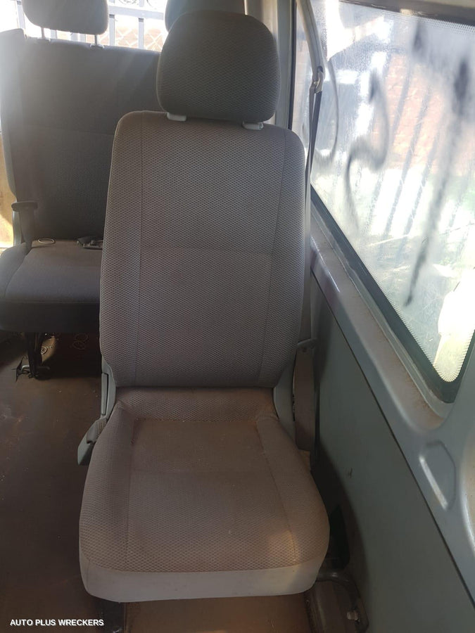 2005 Toyota Hiace 3rd Seat