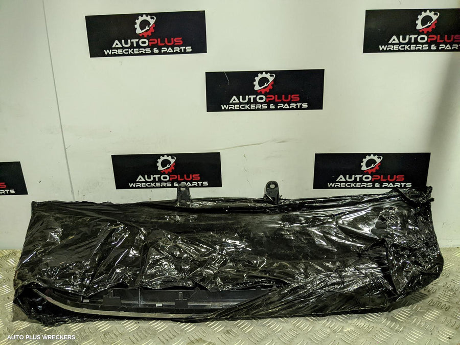 2012 Toyota Hilux Grille